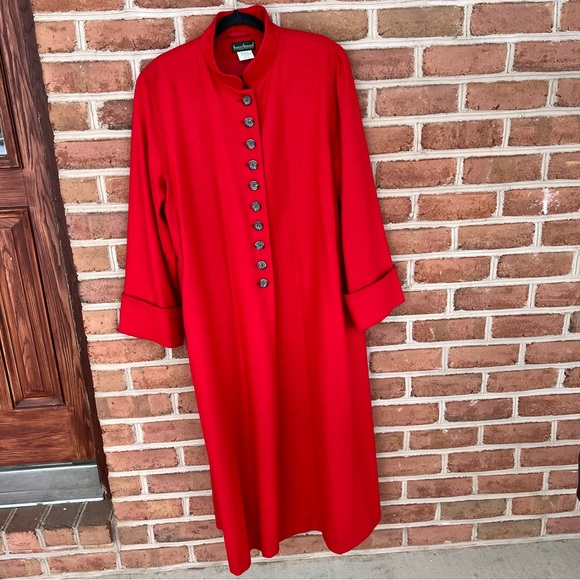 Harve Benard ladies long red dress coat. Size 16 - Picture 10 of 15